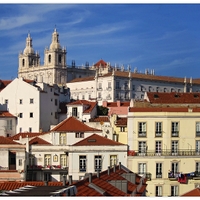 Lisabonské střechy s katedrálou