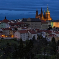 ...večerní Praha...