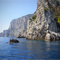 divoké pobřeží Capri