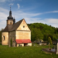 Kostelíček se hřbitůvkem