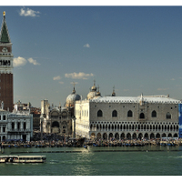 Jen takový cvak z nudy... Viselo mi cosi na krku a na tom byl takový čudlík. A tak jsem ho zkusil zmáčknout....