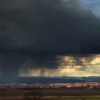 Bouřka nad Olomoucí (loni 6.4)