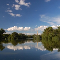 Odrazovka s minaretem