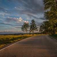 Zlatá hodinka nad Vrcovem