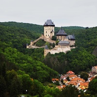 hrad a městys Karlštejn