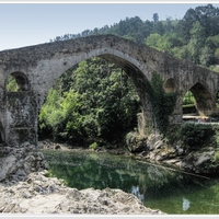 Římský most ve městě Cangas de Onis - Asturie