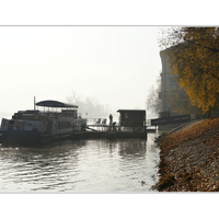 Mlhavé a mrazivé ráno u Vltavy