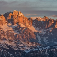 Dolomiti di Brenta v prvních paprscích slunce.....