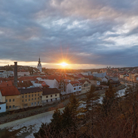 Večerní Třebíč z Masarykovy vyhlídky