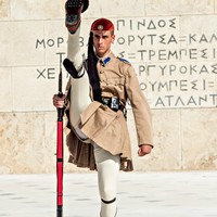 Čestná stráž před hrobem neznámeho vojáka, Athény