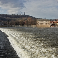 Vltava pod Petřínem ...