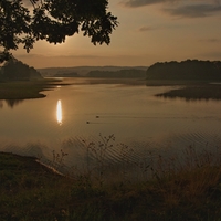 Svítání nad vodou 