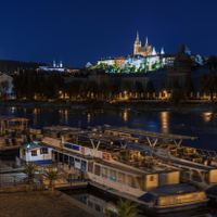 Praha... (bez rušivých světelných stop)