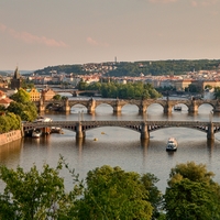 Letní pohled na Vltavu