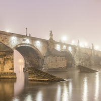 Podzim na tom mostě Pražským...