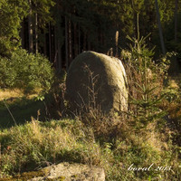 žulový obelisk