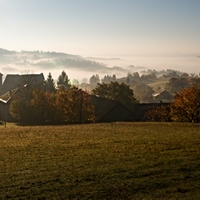 Vesnička v mlze