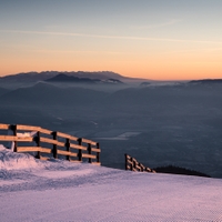 Tatry, v pozadí.