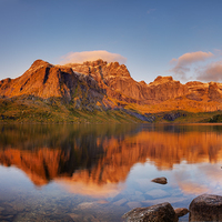 Jezero Storvatnet,Lofoty, Norsko