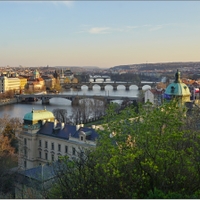Pražské jarní mosty v podvečer   (vylidněné)