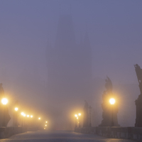 Karlův most v mlze