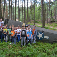 děti našly křídlo ze stíhačky North American P51 Mustang