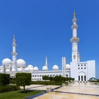 Perla v Abu Dhabi
