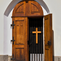 zakřížovaný vchod