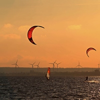 Kite Surfing 