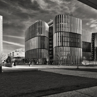 malé La Défense na pražské Pakráci