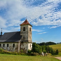 Zůstal jen kostelíček