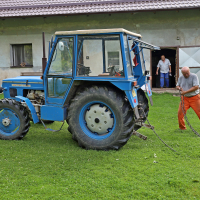 Dřina na dvoře 