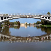 Přes hladinu