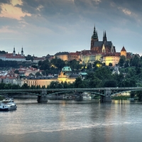 večerní Praha