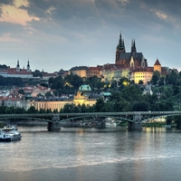 večerní Praha