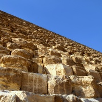 Vzhůru na pyramidu !