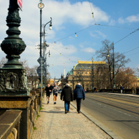 Promenáda na mostě Legii