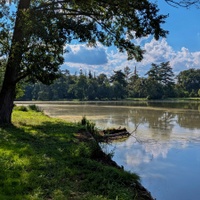 Září