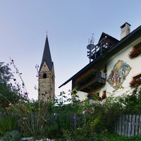 U kostelíčku v Dolomitech