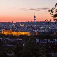 Rozbřesk nad městem